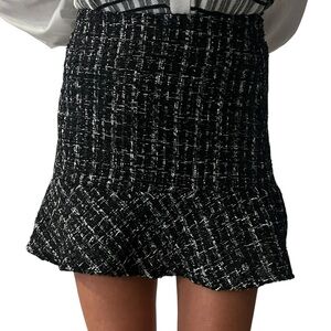 Women's black and white tweed mini skirt Size Small